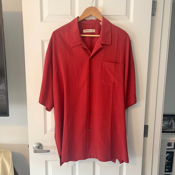 Tommy Bahama Red 100% Silk Short Sleeve Shirt! - Picture 1 of 16
